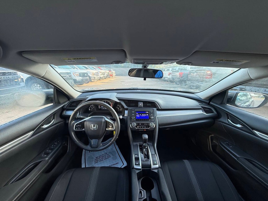Honda Civic Sedan Vehicle Full-screen Gallery Image 17