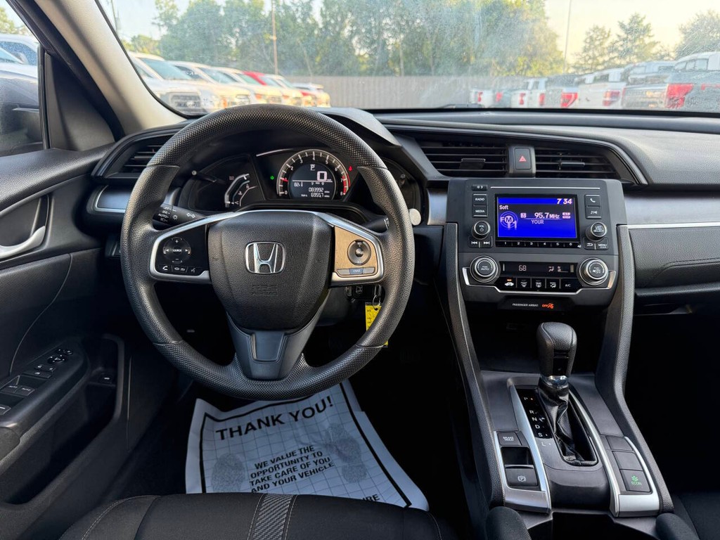 Honda Civic Sedan Vehicle Full-screen Gallery Image 20