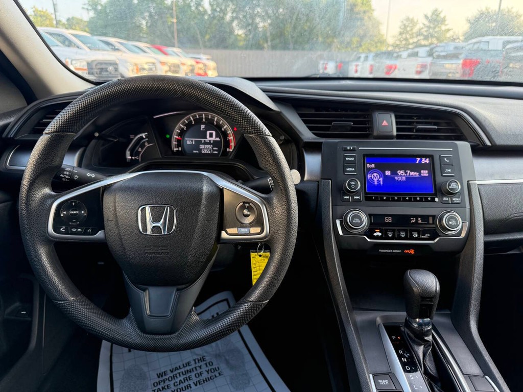 Honda Civic Sedan Vehicle Full-screen Gallery Image 21