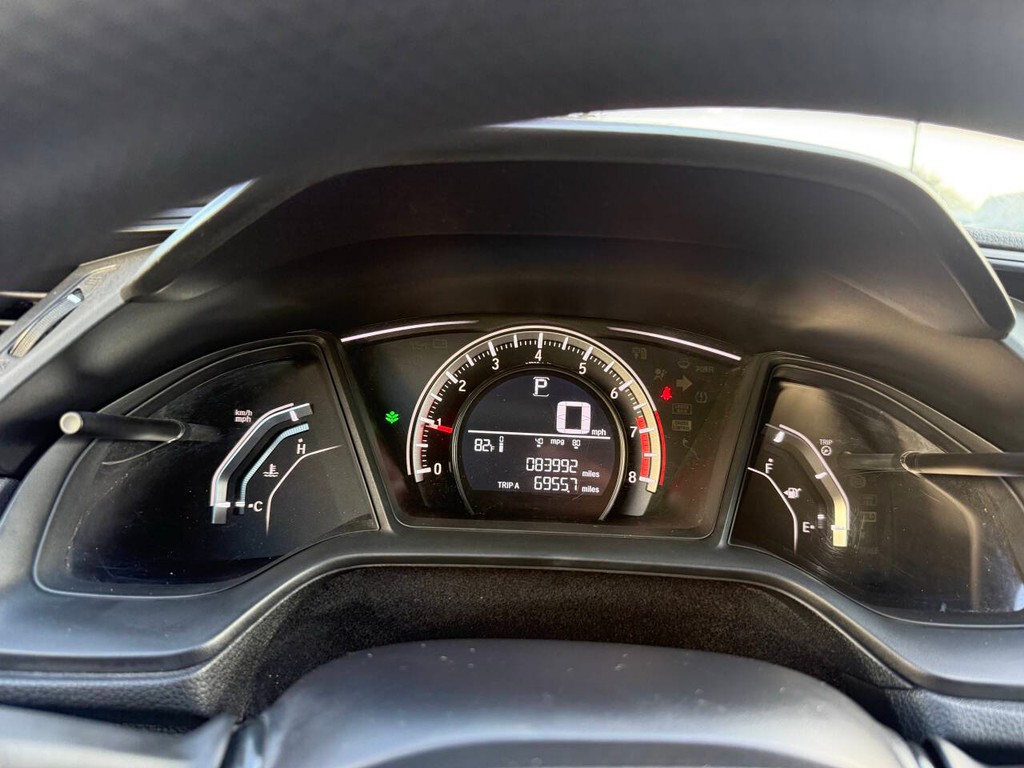 Honda Civic Sedan Vehicle Full-screen Gallery Image 31