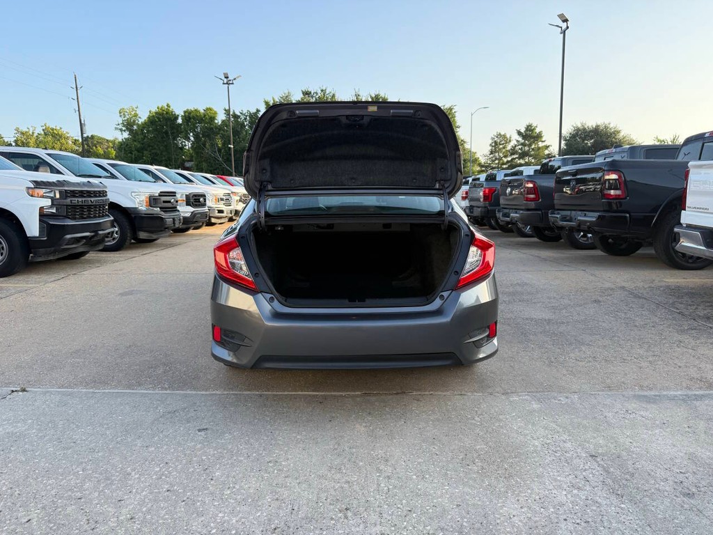 Honda Civic Sedan Vehicle Full-screen Gallery Image 37