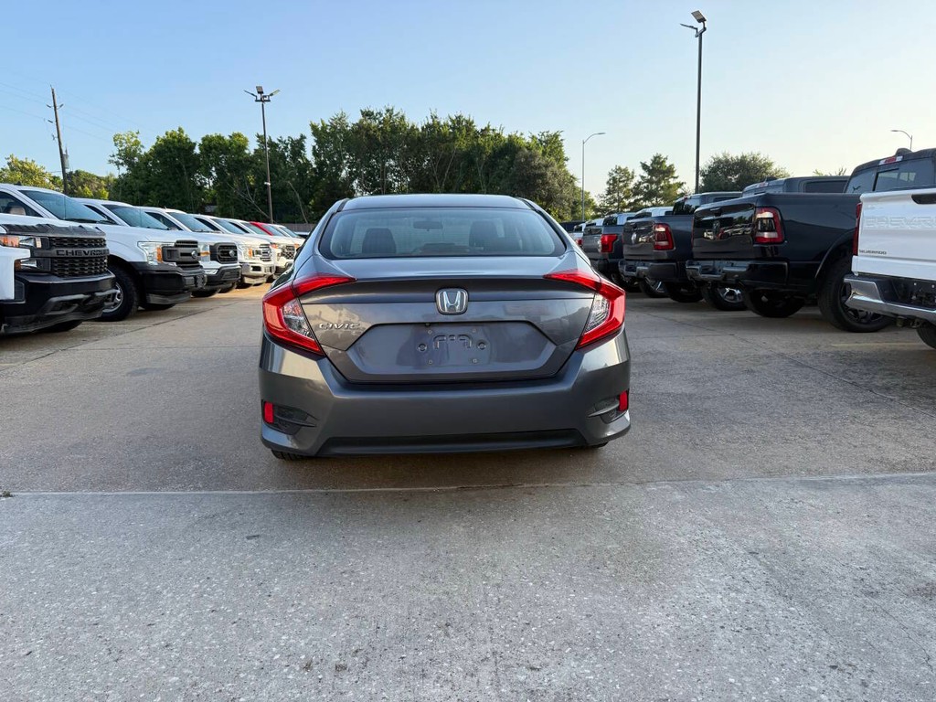 Honda Civic Sedan Vehicle Full-screen Gallery Image 38