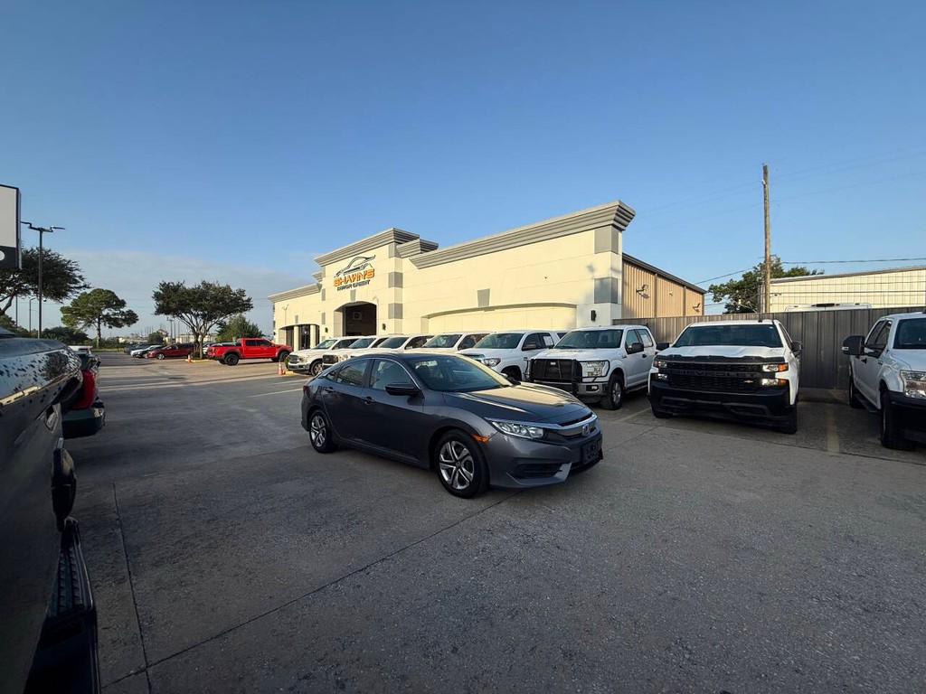 Honda Civic Sedan Vehicle Full-screen Gallery Image 43