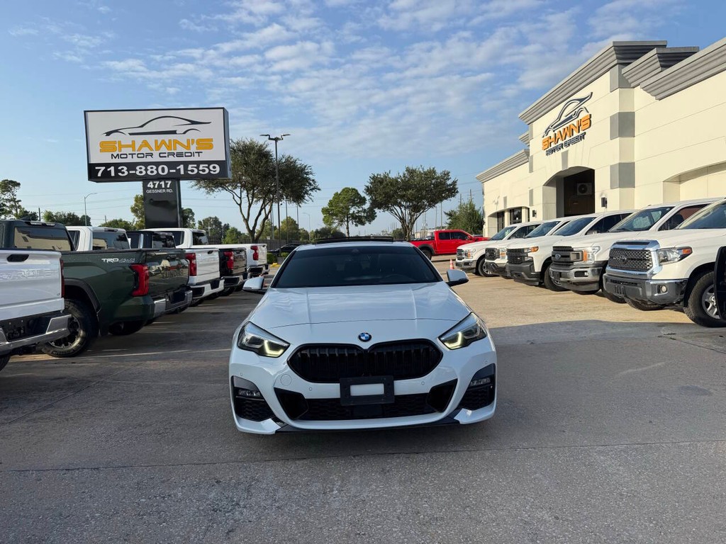 BMW 2 Series Vehicle Full-screen Gallery Image 43