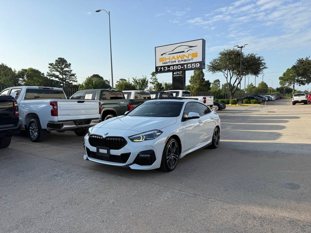 BMW 2 Series Vehicle Full-screen Gallery Image 45