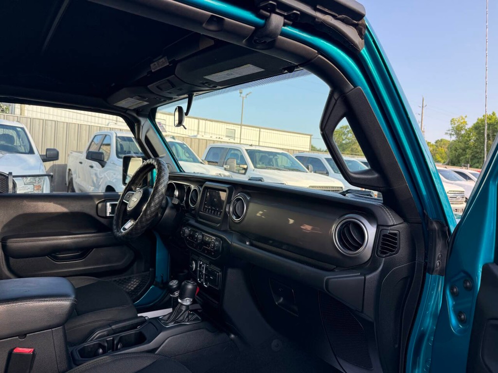 Jeep Wrangler Unlimited Vehicle Full-screen Gallery Image 09