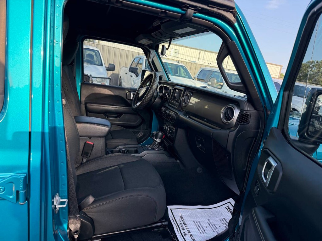 Jeep Wrangler Unlimited Vehicle Full-screen Gallery Image 10