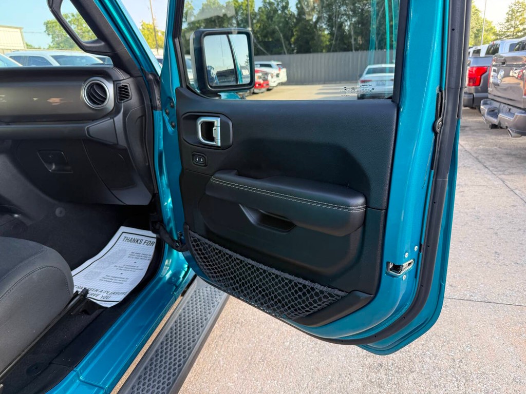 Jeep Wrangler Unlimited Vehicle Full-screen Gallery Image 11