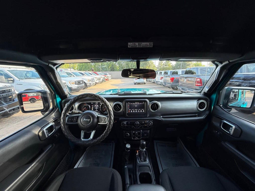 Jeep Wrangler Unlimited Vehicle Full-screen Gallery Image 18