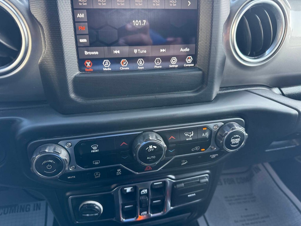 Jeep Wrangler Unlimited Vehicle Full-screen Gallery Image 27