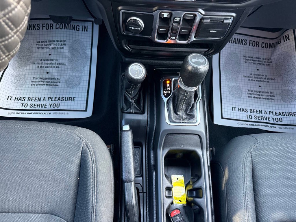 Jeep Wrangler Unlimited Vehicle Full-screen Gallery Image 29