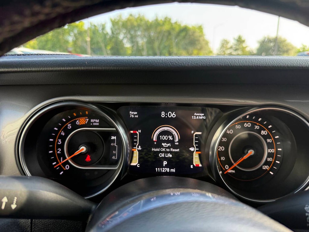 Jeep Wrangler Unlimited Vehicle Full-screen Gallery Image 32
