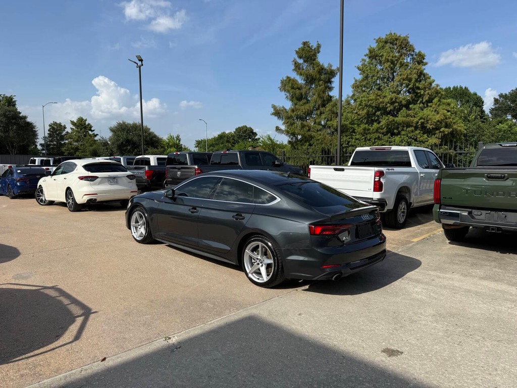 Audi A5 Sportback Vehicle Full-screen Gallery Image 04