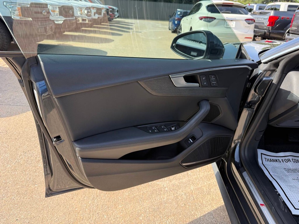 Audi A5 Sportback Vehicle Full-screen Gallery Image 08