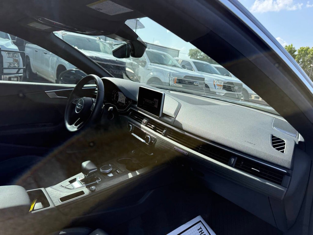 Audi A5 Sportback Vehicle Full-screen Gallery Image 09