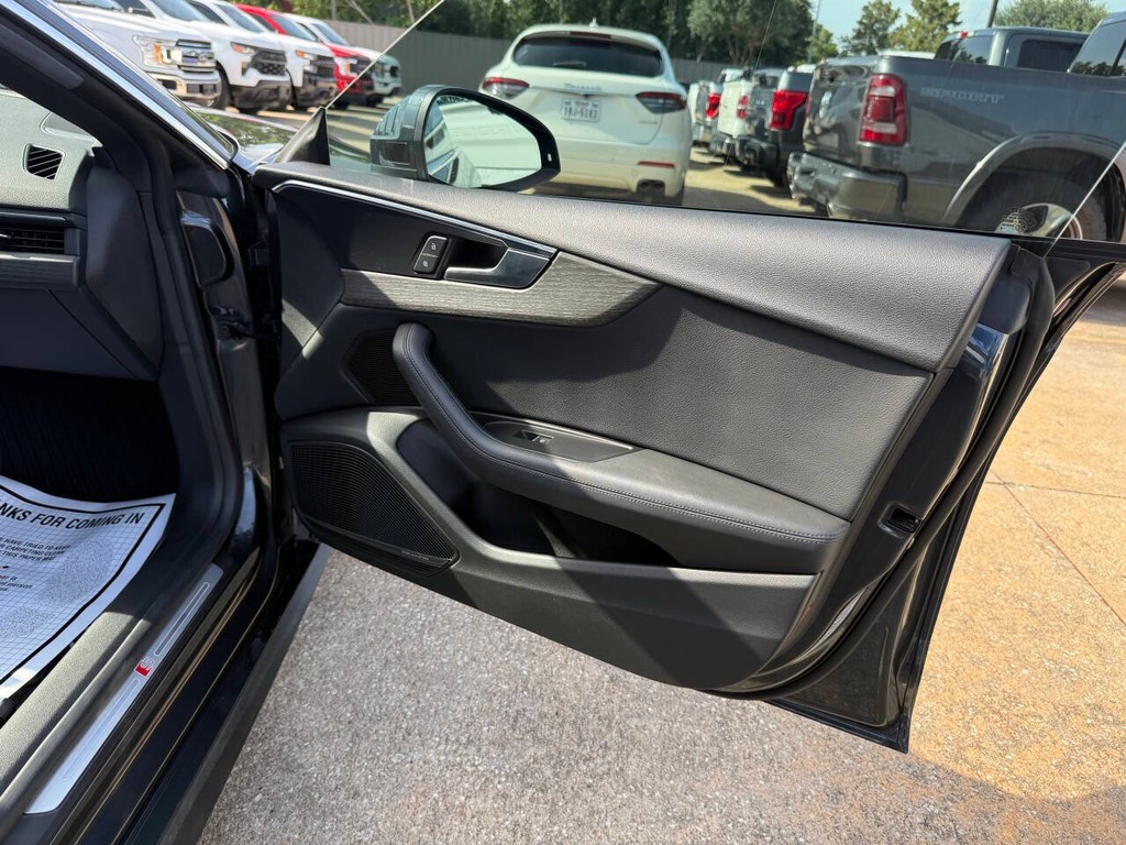 Audi A5 Sportback Vehicle Full-screen Gallery Image 11