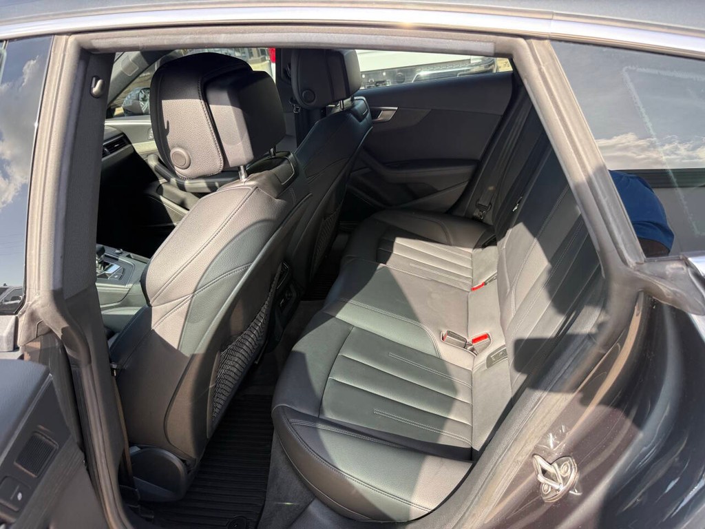 Audi A5 Sportback Vehicle Full-screen Gallery Image 13