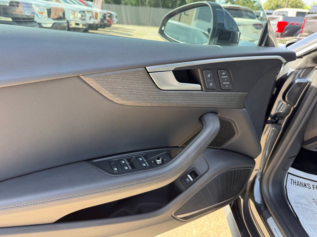 Audi A5 Sportback Vehicle Full-screen Gallery Image 32