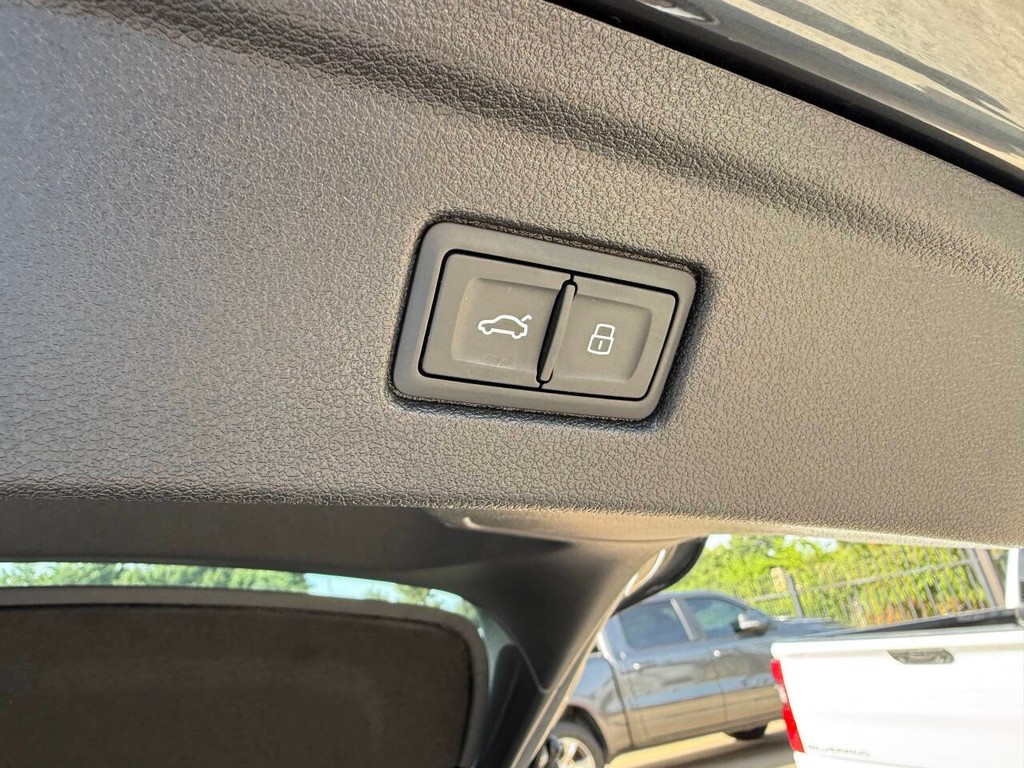 Audi A5 Sportback Vehicle Full-screen Gallery Image 39