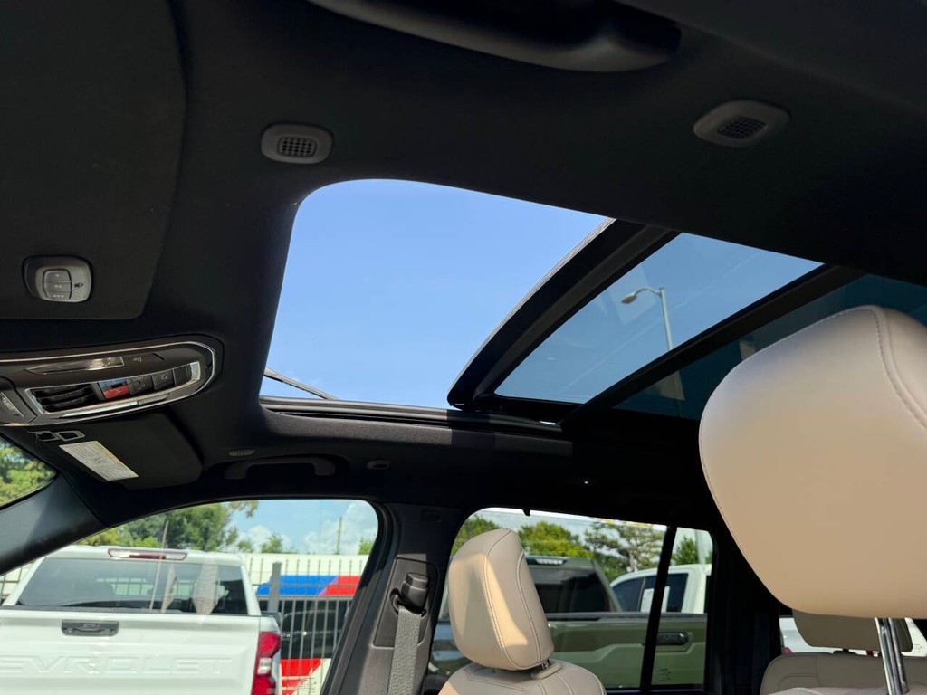 Jeep Grand Cherokee Vehicle Full-screen Gallery Image 29