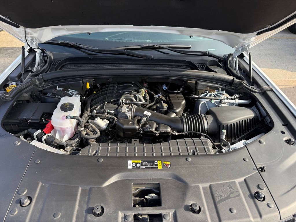 Jeep Grand Cherokee Vehicle Full-screen Gallery Image 34