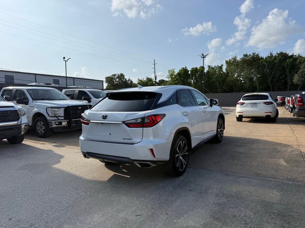 Lexus RX 350 Vehicle Full-screen Gallery Image 05