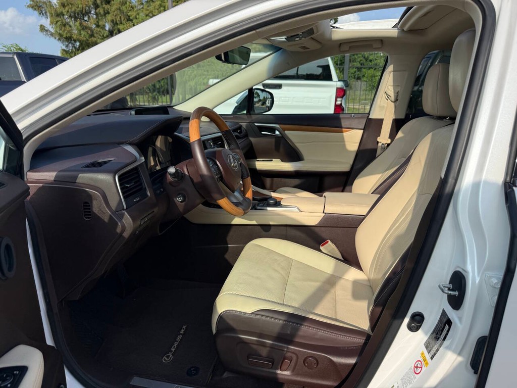 Lexus RX 350 Vehicle Full-screen Gallery Image 07