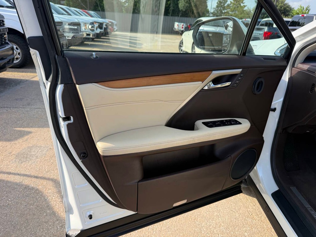 Lexus RX 350 Vehicle Full-screen Gallery Image 08