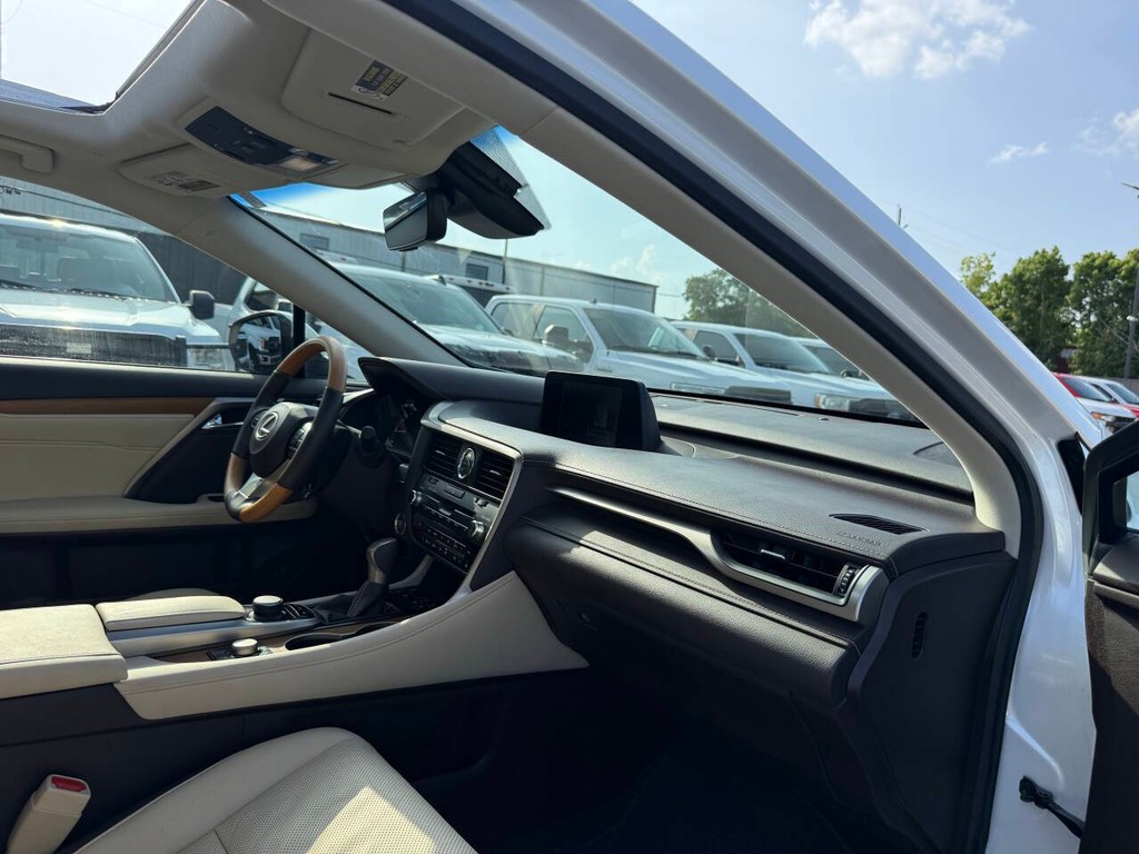 Lexus RX 350 Vehicle Full-screen Gallery Image 09