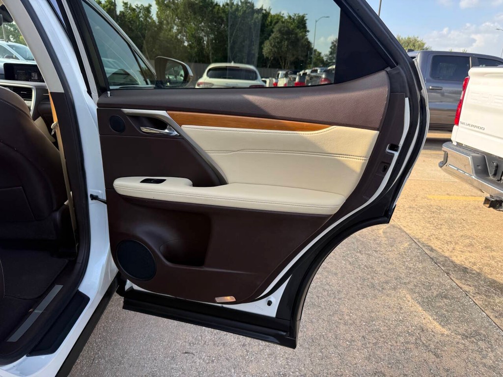 Lexus RX 350 Vehicle Full-screen Gallery Image 13