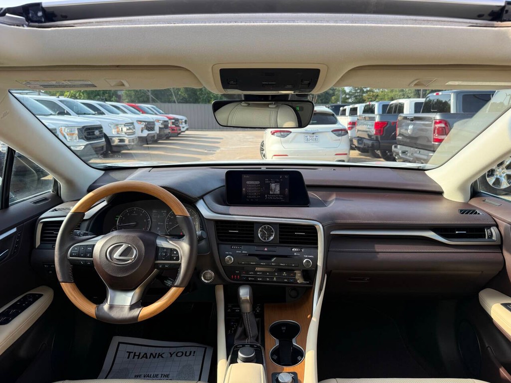 Lexus RX 350 Vehicle Full-screen Gallery Image 14