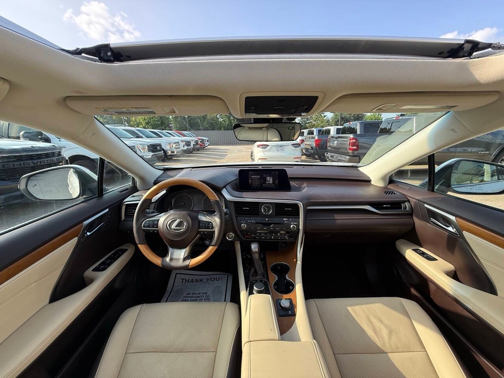 Lexus RX 350 Vehicle Full-screen Gallery Image 15