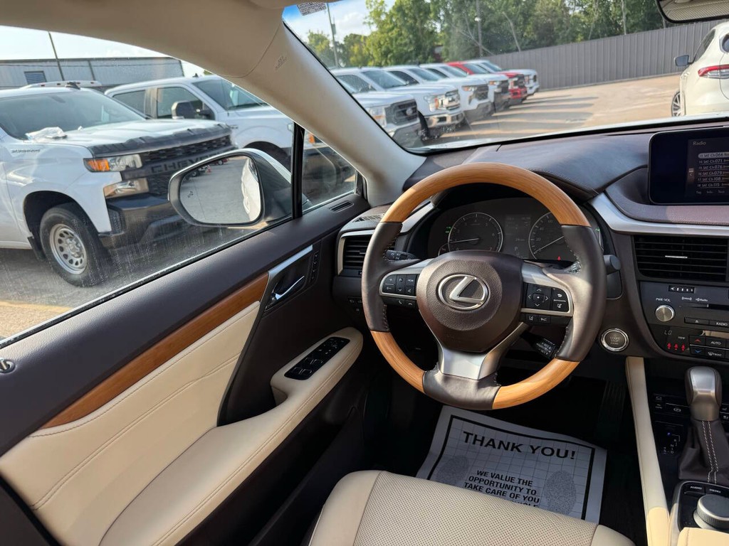 Lexus RX 350 Vehicle Full-screen Gallery Image 16
