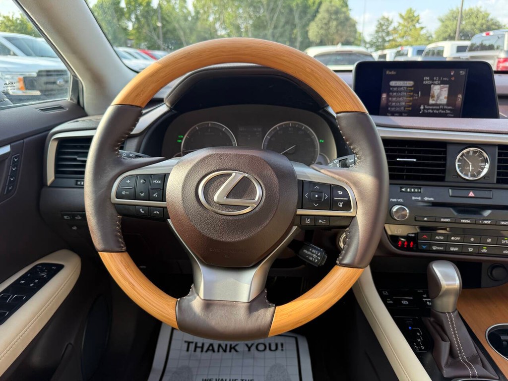 Lexus RX 350 Vehicle Full-screen Gallery Image 19