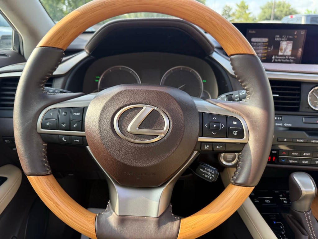 Lexus RX 350 Vehicle Full-screen Gallery Image 20