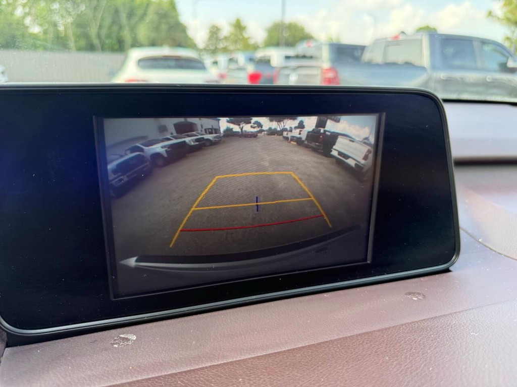 Lexus RX 350 Vehicle Full-screen Gallery Image 23