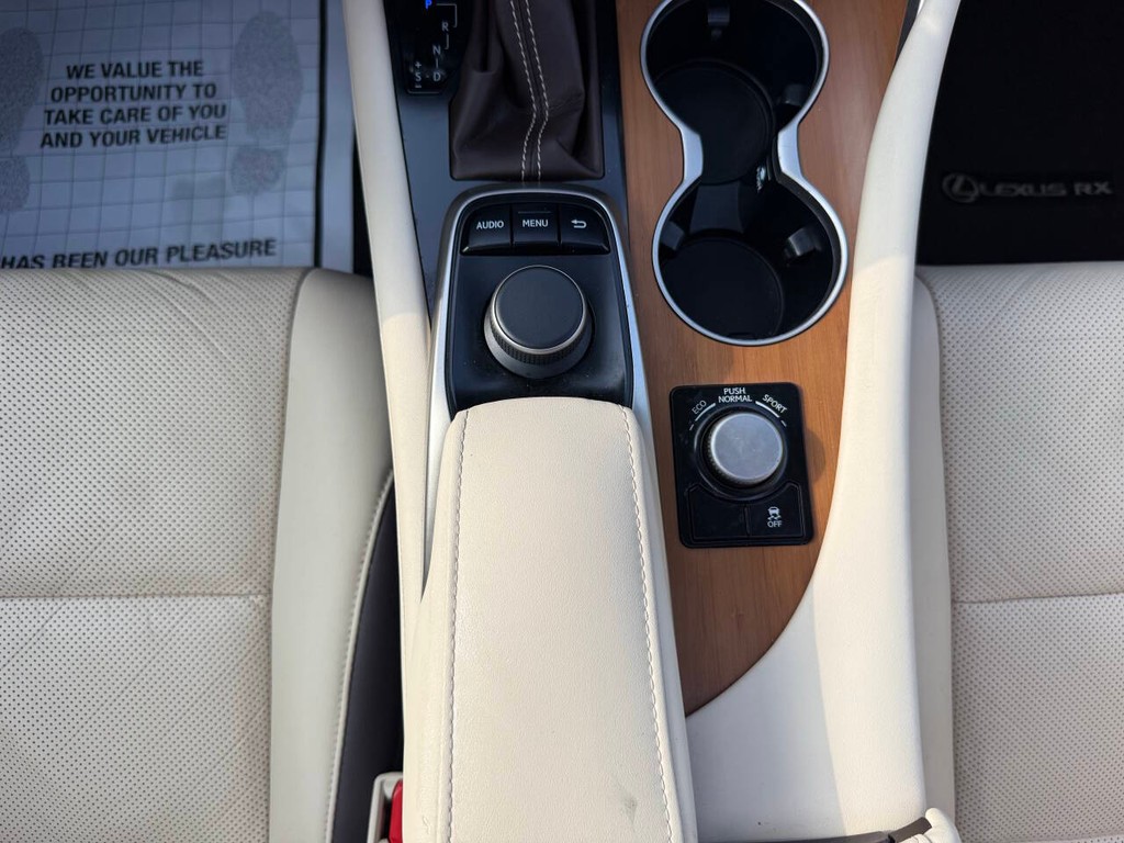 Lexus RX 350 Vehicle Full-screen Gallery Image 26