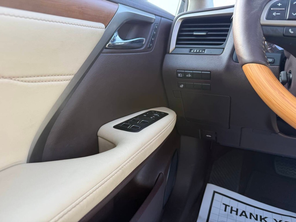 Lexus RX 350 Vehicle Full-screen Gallery Image 28