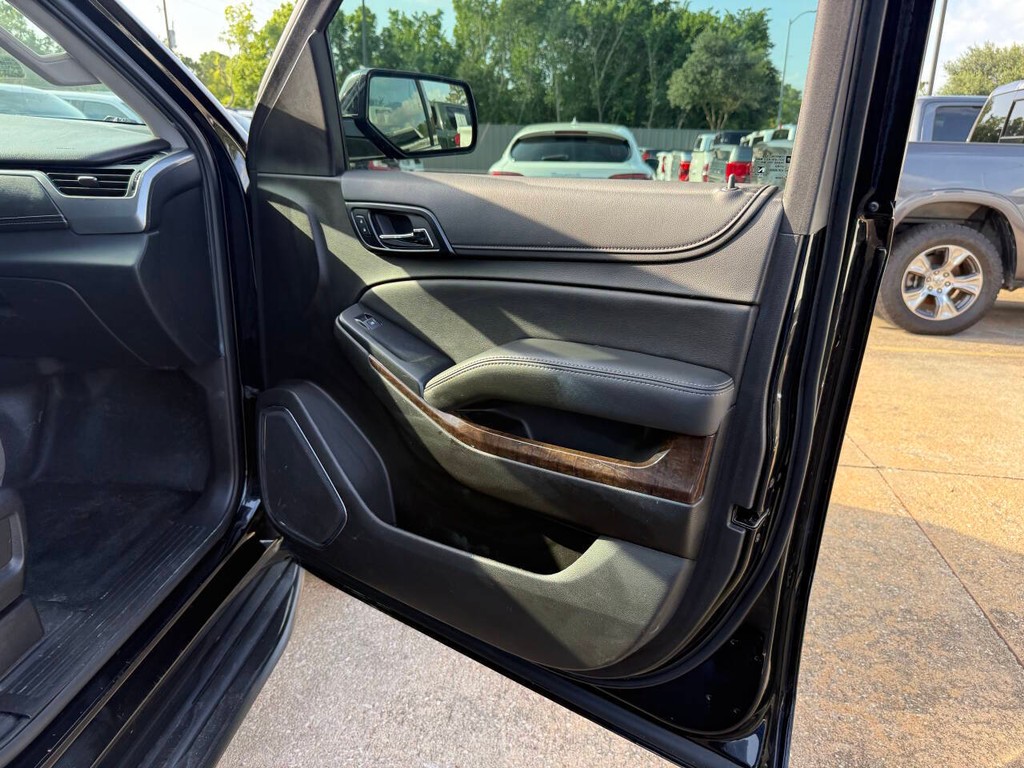 Chevrolet Tahoe Vehicle Full-screen Gallery Image 11