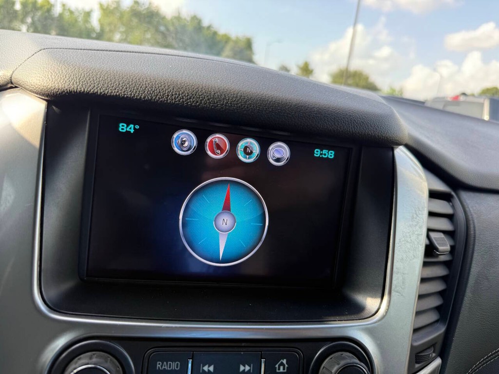 Chevrolet Tahoe Vehicle Full-screen Gallery Image 25