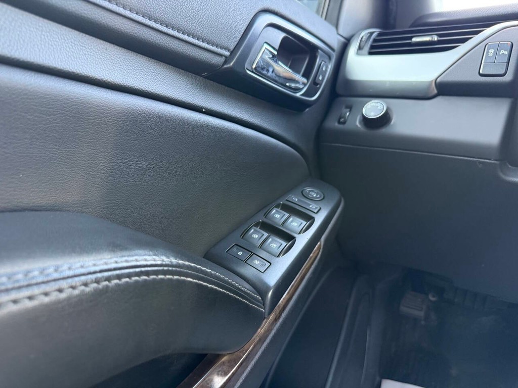 Chevrolet Tahoe Vehicle Full-screen Gallery Image 30