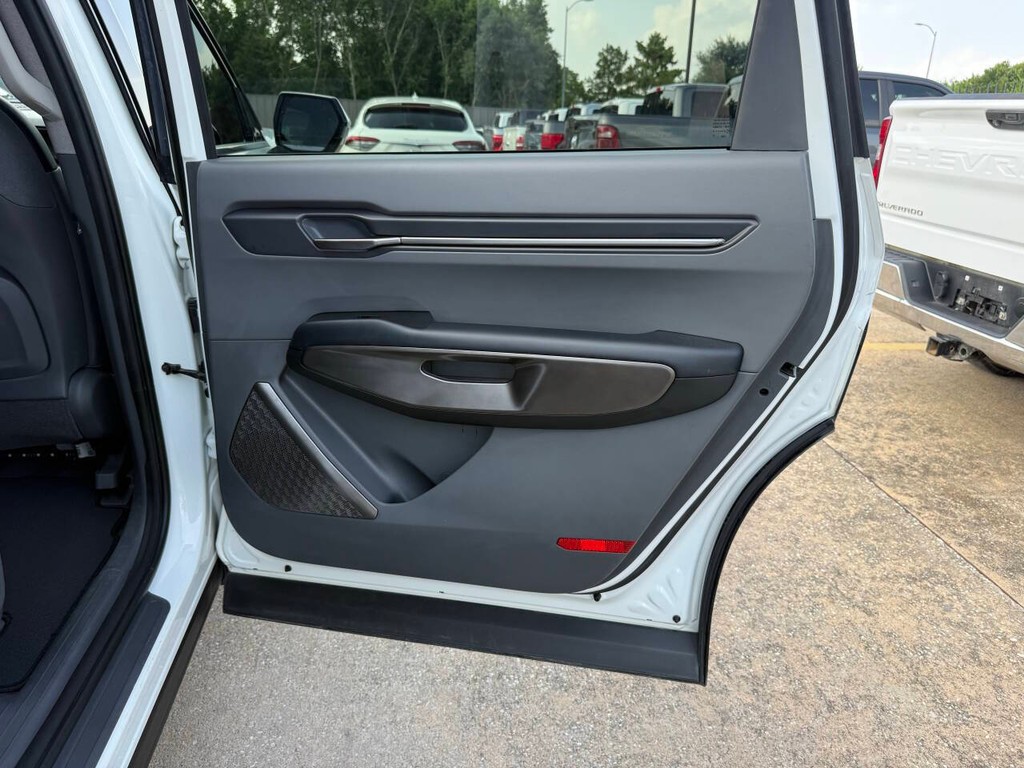 Kia EV9 Vehicle Full-screen Gallery Image 18