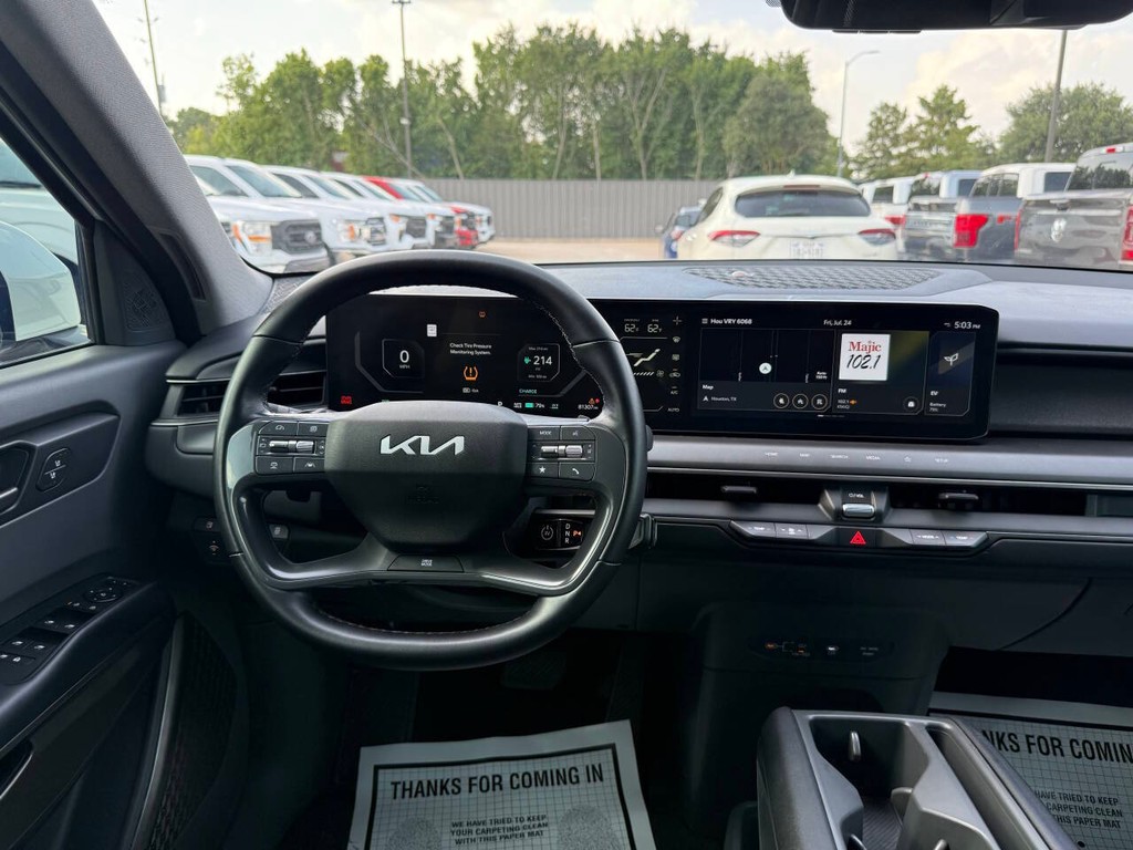 Kia EV9 Vehicle Full-screen Gallery Image 23