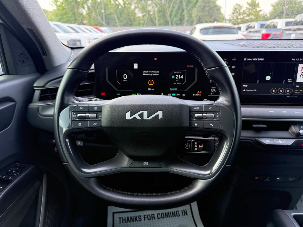 Kia EV9 Vehicle Full-screen Gallery Image 24