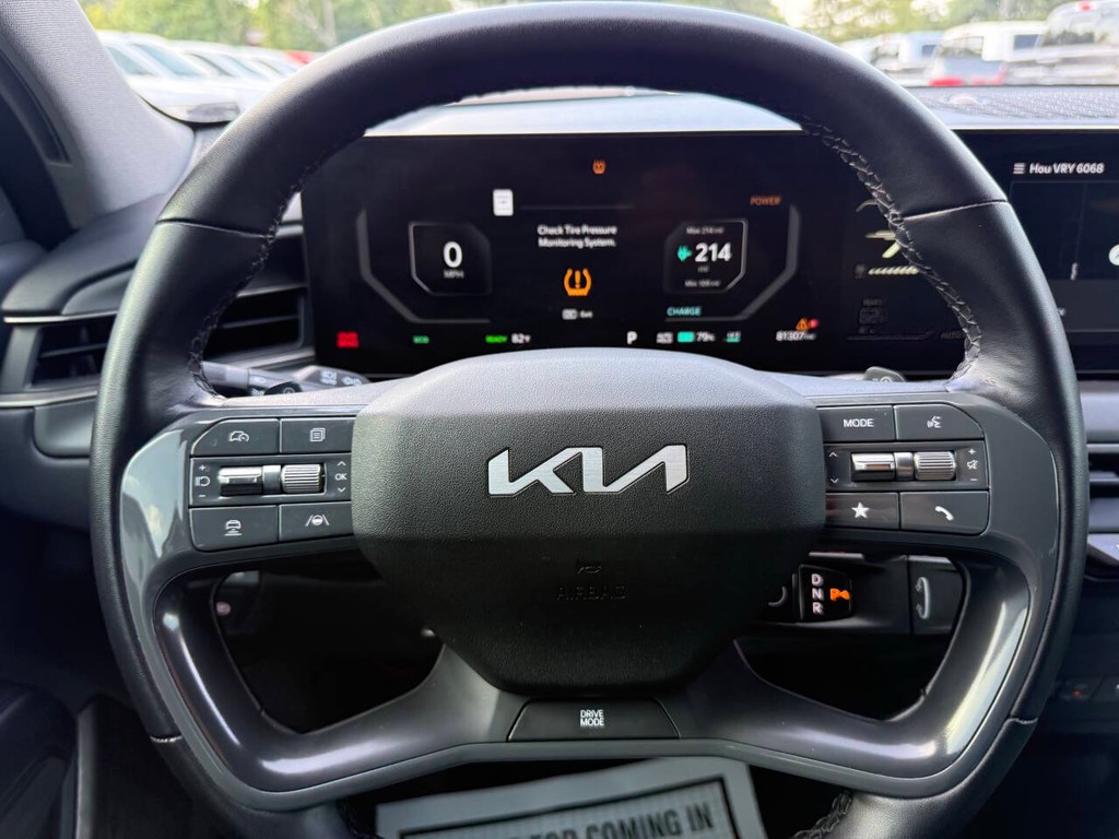 Kia EV9 Vehicle Full-screen Gallery Image 25