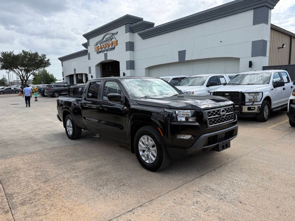 Nissan Frontier Vehicle Full-screen Gallery Image 02