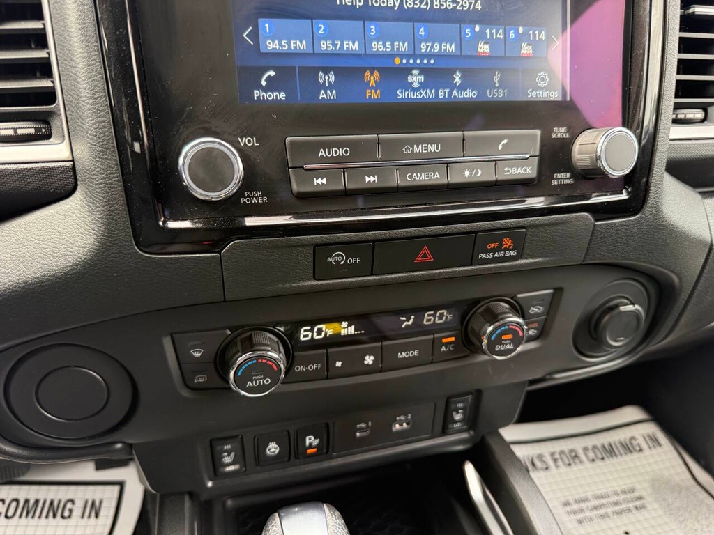 Nissan Frontier Vehicle Full-screen Gallery Image 25