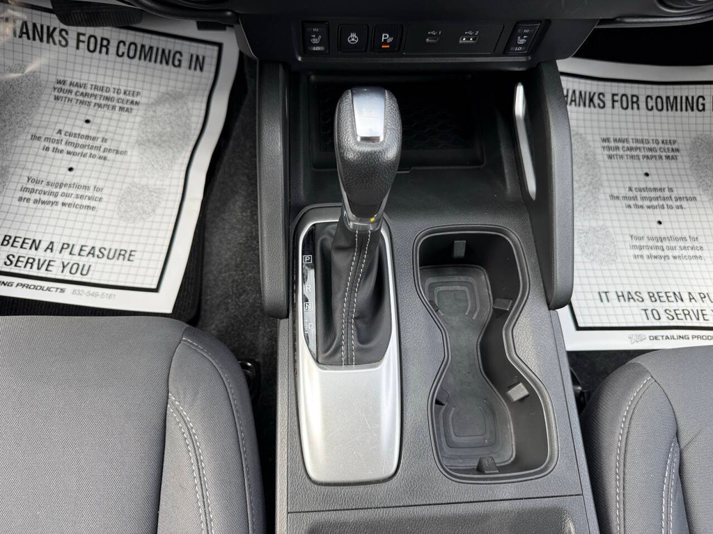 Nissan Frontier Vehicle Full-screen Gallery Image 29
