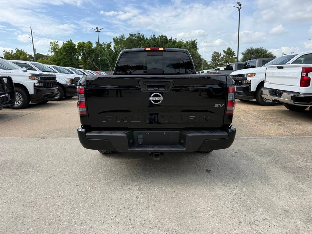 Nissan Frontier Vehicle Full-screen Gallery Image 37