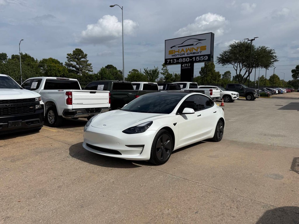 Tesla Model 3 Vehicle Full-screen Gallery Image 03